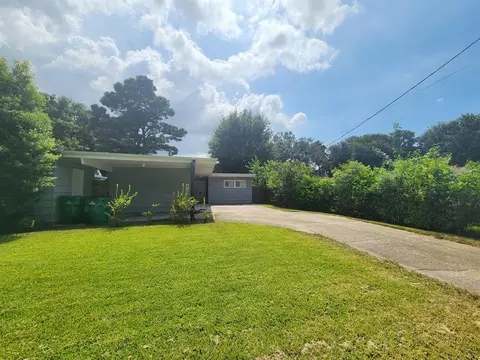 14 Gelbke Dr, Gretna, LA 70053