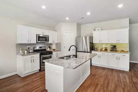 Kitchen - 75400 Crestview Hills Loop, Covington, LA 70435 photo 2 of 2