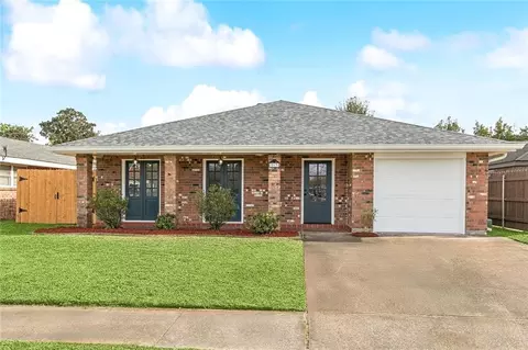 213 Lasalle Dr, River Ridge, LA 70123