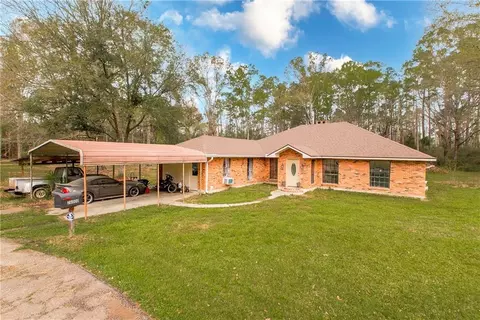26000 Robertson Rd, Holden, LA 70744