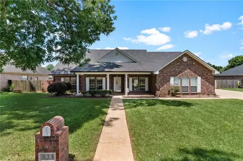 833 Whitfeild Dr, Natchitoches, LA 71457