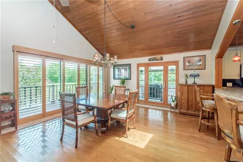 Dining - 20372 Fairway Dr, Springfield, LA 70462 photo 2 of 3