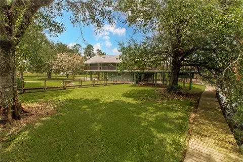 Exterior - 20372 Fairway Dr, Springfield, LA 70462 photo 7 of 19