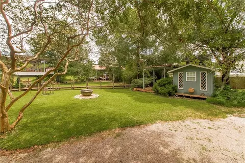 Exterior - 20372 Fairway Dr, Springfield, LA 70462 photo 2 of 19