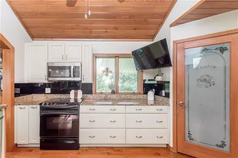 Kitchen - 20372 Fairway Dr, Springfield, LA 70462 photo 7 of 7