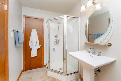Bath - 20372 Fairway Dr, Springfield, LA 70462 photo 4 of 5