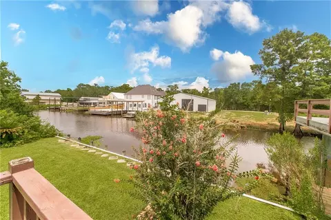 View/Area - 20372 Fairway Dr, Springfield, LA 70462 photo 2 of 5