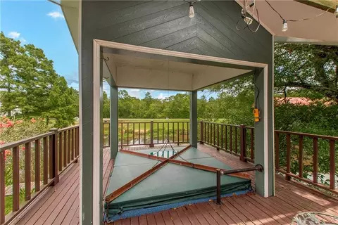Exterior - 20372 Fairway Dr, Springfield, LA 70462 photo 17 of 19