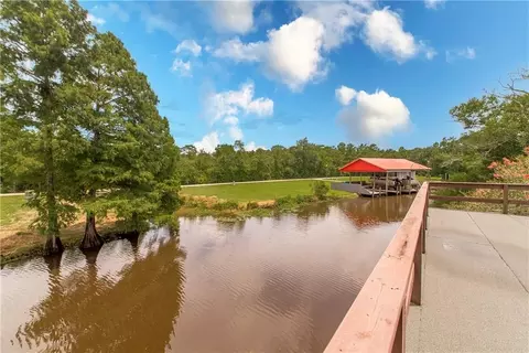 View/Area - 20372 Fairway Dr, Springfield, LA 70462 photo 5 of 5