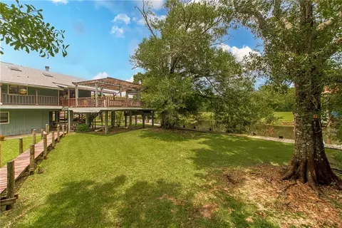 Exterior - 20372 Fairway Dr, Springfield, LA 70462 photo 6 of 19