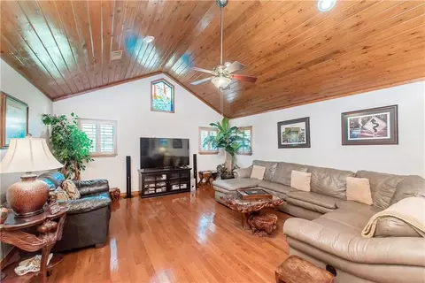 Living - 20372 Fairway Dr, Springfield, LA 70462 photo 1 of 3