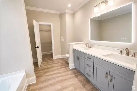 Bath - 70152 5th St, Covington, LA 70433 photo 1 of 2