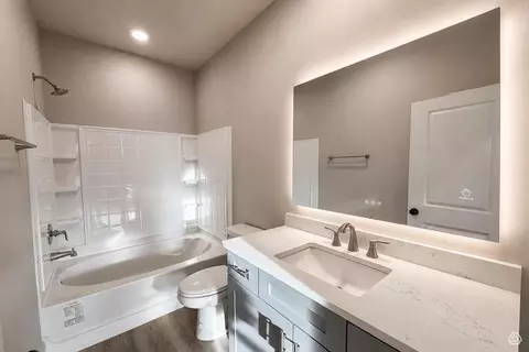 Bath - 70152 5th St, Covington, LA 70433 photo 2 of 2