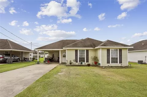1413 W Worthy St, Gonzales, LA 70737