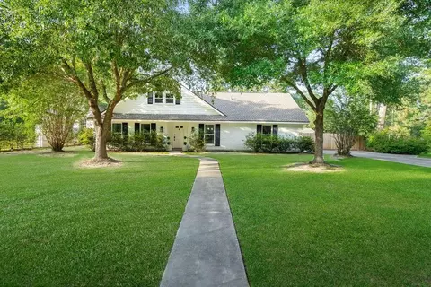 Exterior - 1012 W 11th Ave, Covington, LA 70433 photo 4 of 9