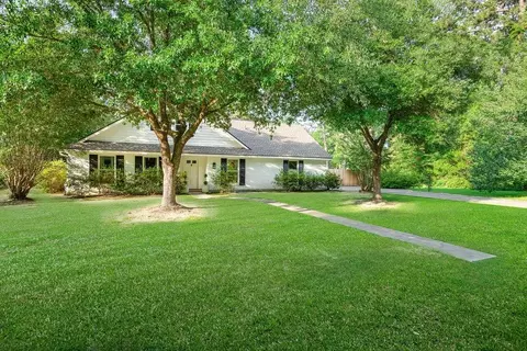 Exterior - 1012 W 11th Ave, Covington, LA 70433 photo 5 of 9