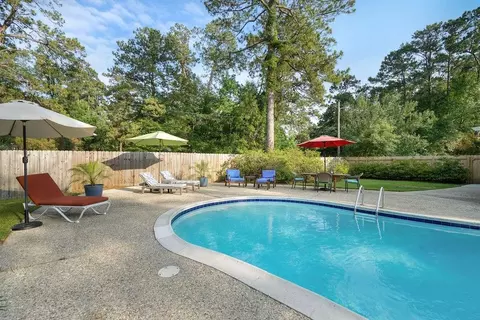 Exterior - 1012 W 11th Ave, Covington, LA 70433 photo 6 of 9