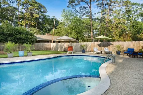 Exterior - 1012 W 11th Ave, Covington, LA 70433 photo 9 of 9