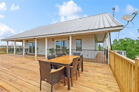 Exterior - 104 Carr Dr, Slidell, LA 70458 photo 4 of 7
