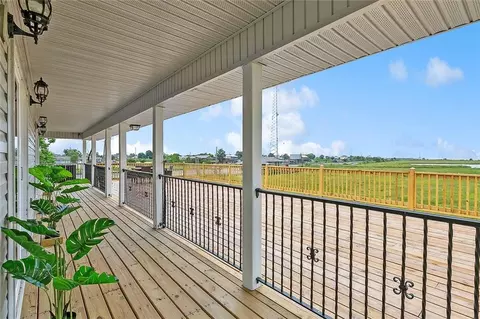 Exterior - 104 Carr Dr, Slidell, LA 70458 photo 3 of 7