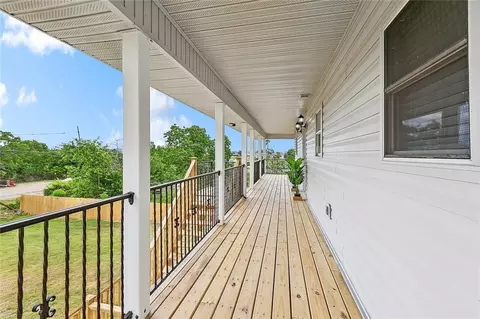 Exterior - 104 Carr Dr, Slidell, LA 70458 photo 2 of 7