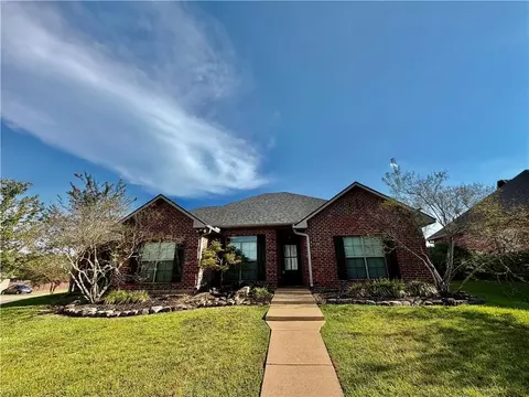 101 Acadia St, Pineville, LA 71360