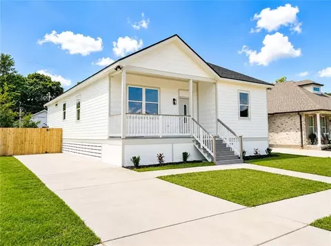22 Keane Dr, Chalmette, LA 70043 photo 2