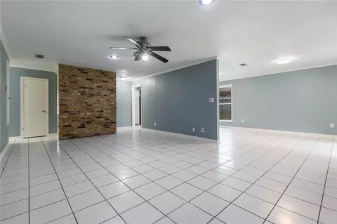 Living - 309 Desoto Dr, Luling, LA 70070 photo 3 of 5