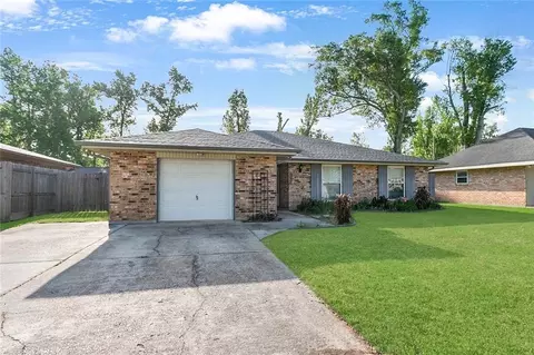 Exterior - 309 Desoto Dr, Luling, LA 70070 photo 2 of 2