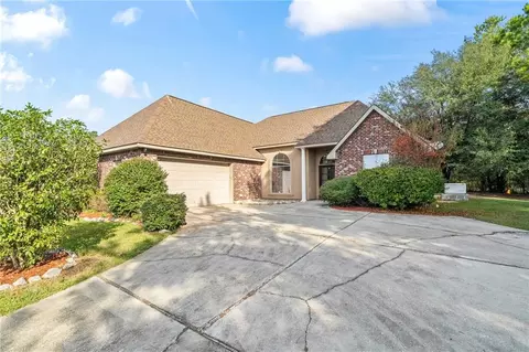 165 Wood Thrush Dr, Madisonville, LA 70447