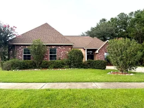 165 Wood Thrush Dr, Madisonville, LA 70447