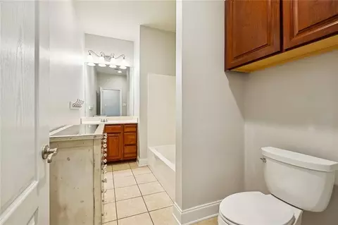 Bath - 141 Magnolia Ct, Luling, LA 70070 photo 3 of 4