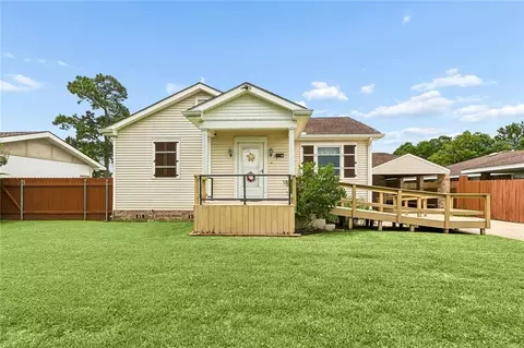 105 Yorke St, Belle Chasse, LA 70037