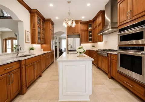 Kitchen - 75206 River Road Rd, Covington, LA 70435 photo 2 of 5