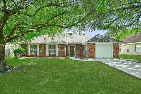 202 Yvonne Ave, Abita Springs, LA 70420