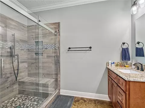 Bath - 81265 Jim Sharp Rd, Covington, LA 70435 photo 2 of 5