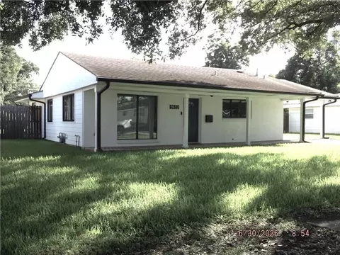 5932 Stratford Pl, New Orleans, LA 70131