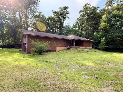 203 Camellia Rd, Bogalusa, LA 70427