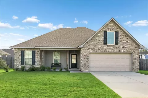 39506 N Pond Trl, Ponchatoula, LA 70454