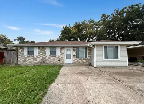 1805 Redwood Dr, Harvey, LA 70058