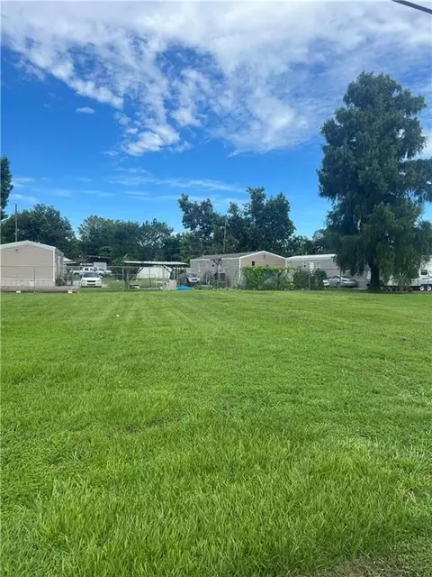 8 Sebastopol Rd, Saint Bernard, LA 70085