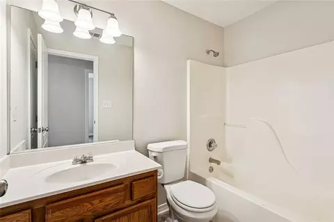 Bath - 2521 Robin St, Slidell, LA 70460 photo 2 of 2