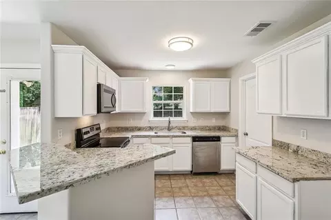Kitchen - 2521 Robin St, Slidell, LA 70460 photo 3 of 3