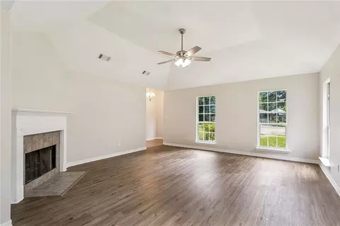 Living - 2521 Robin St, Slidell, LA 70460 photo 1 of 3