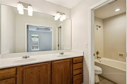 Bath - 2521 Robin St, Slidell, LA 70460 photo 1 of 2