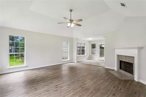 Living - 2521 Robin St, Slidell, LA 70460 photo 3 of 3
