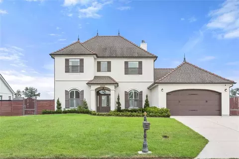 9555 W Keri Ln, Waggaman, LA 70094