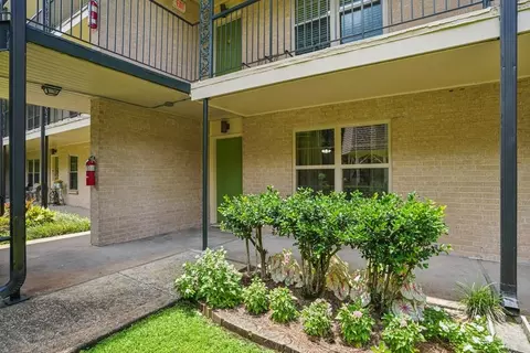 2732 Whitney Pl #101, Metairie, LA 70002