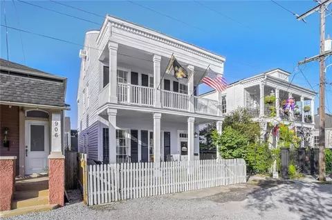 910 Pleasant St, New Orleans, LA 70115