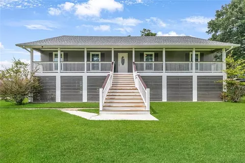 8089 Hermitage Dr, Denham Springs, LA 70726